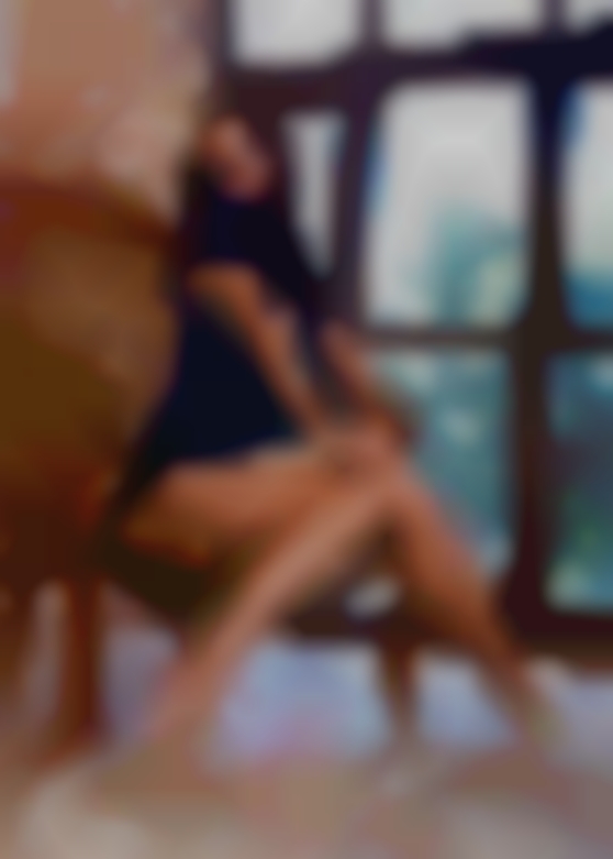 Attractive women horny couple seeks third.
